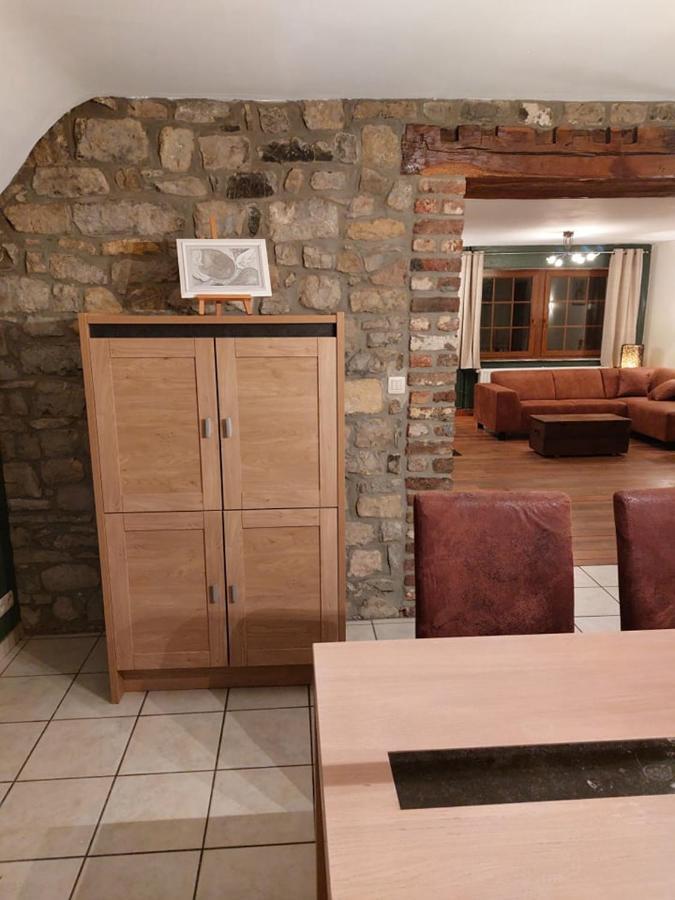 Aux Trois Petits Cochons Apartamento Hotton Exterior foto