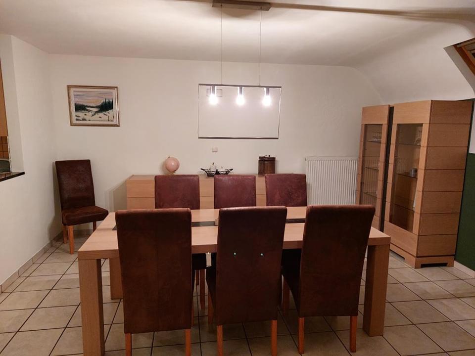 Aux Trois Petits Cochons Apartamento Hotton Exterior foto